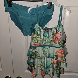 Girls 2 piece tankini swim suit size 16/18
